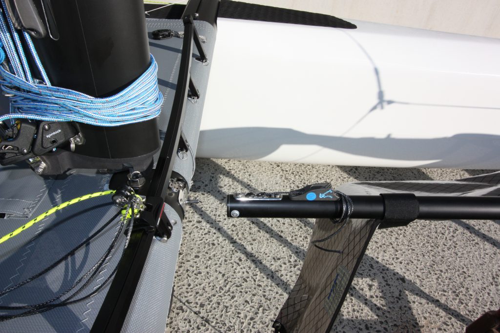 Bowsprit with compression pole installation – Nacra Sailing